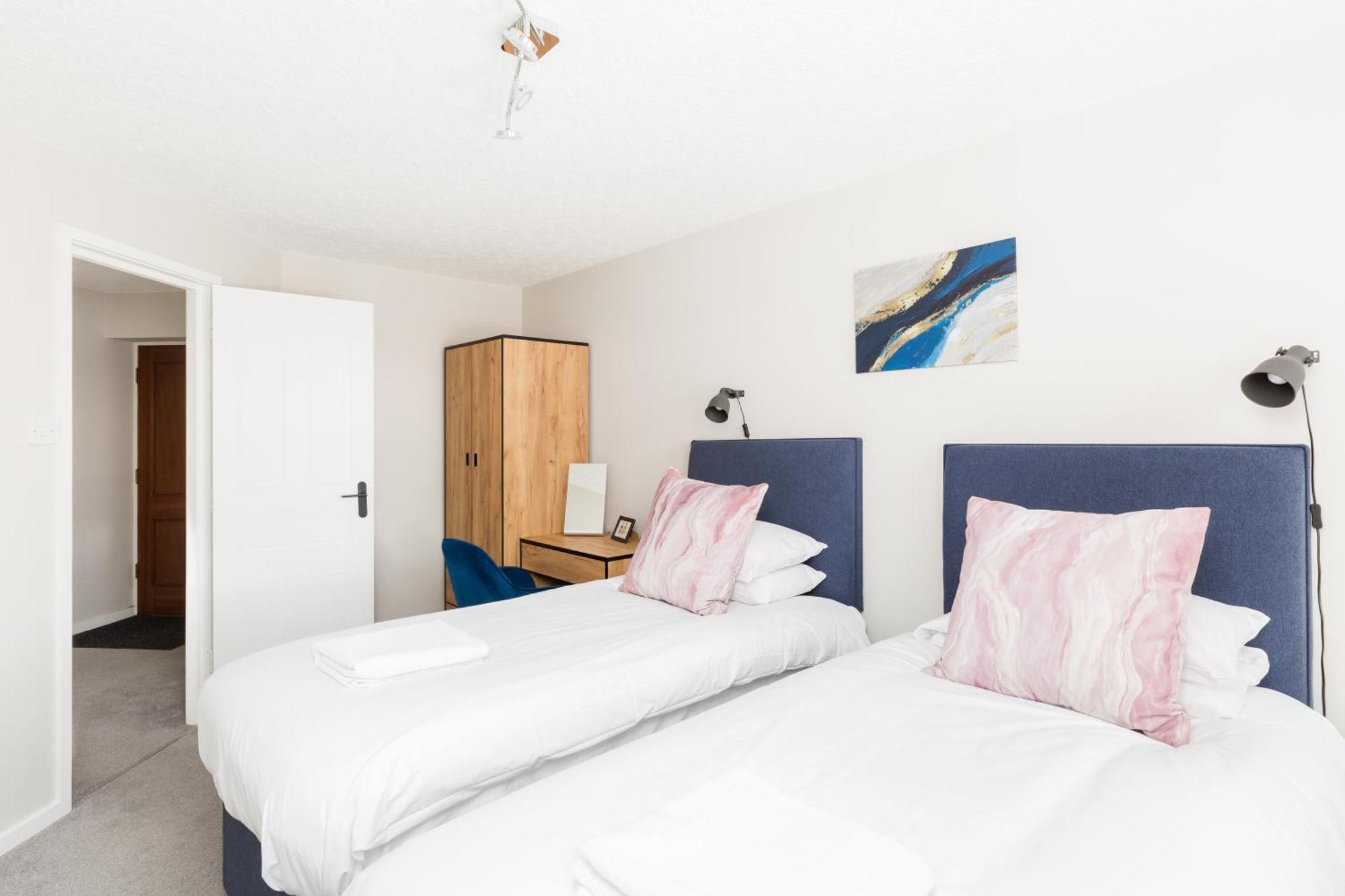 Modern 2-Bedroom Apartments With Free Parking In Royal Leamington Spa Exterior foto