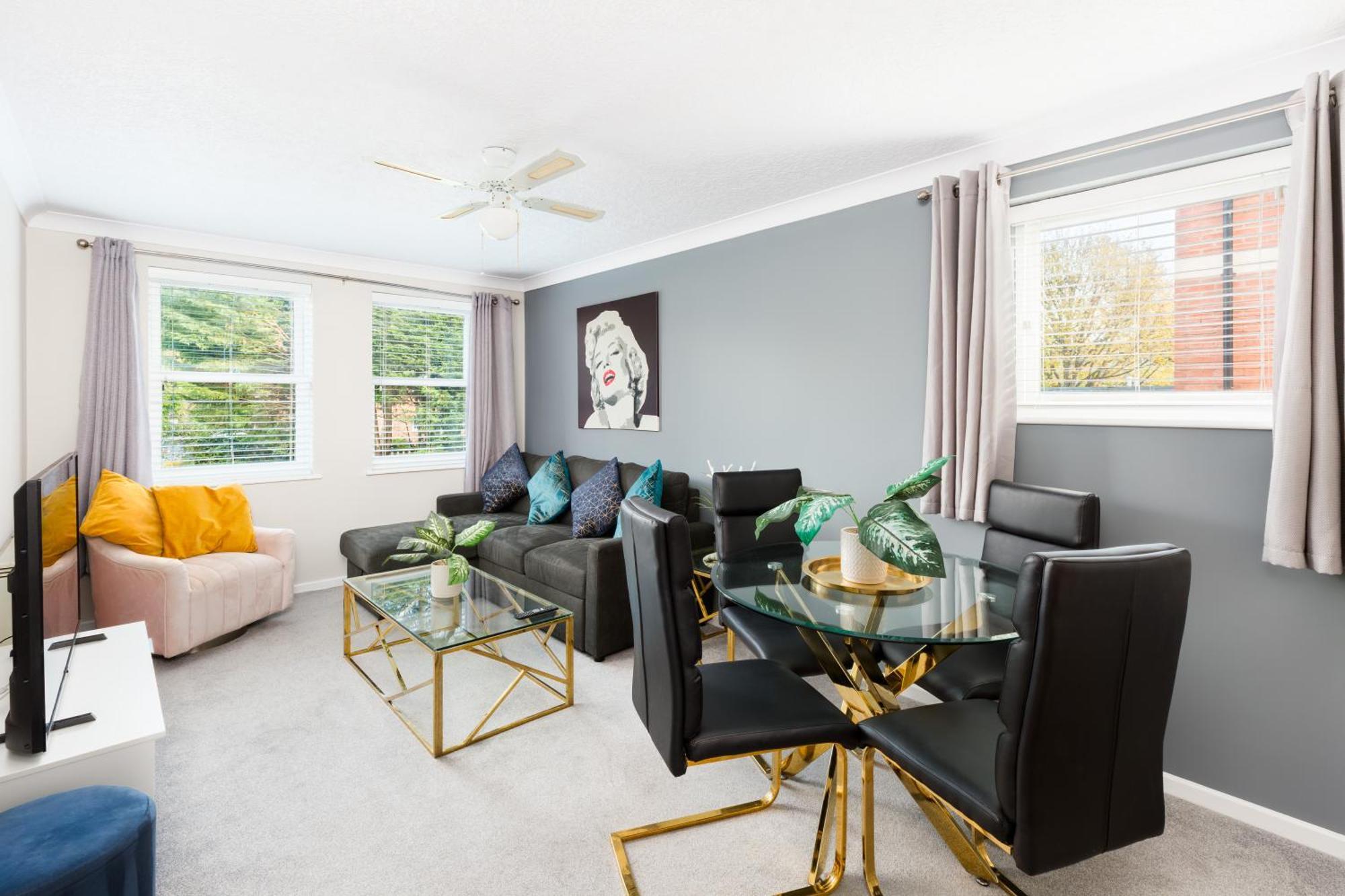 Modern 2-Bedroom Apartments With Free Parking In Royal Leamington Spa Exterior foto