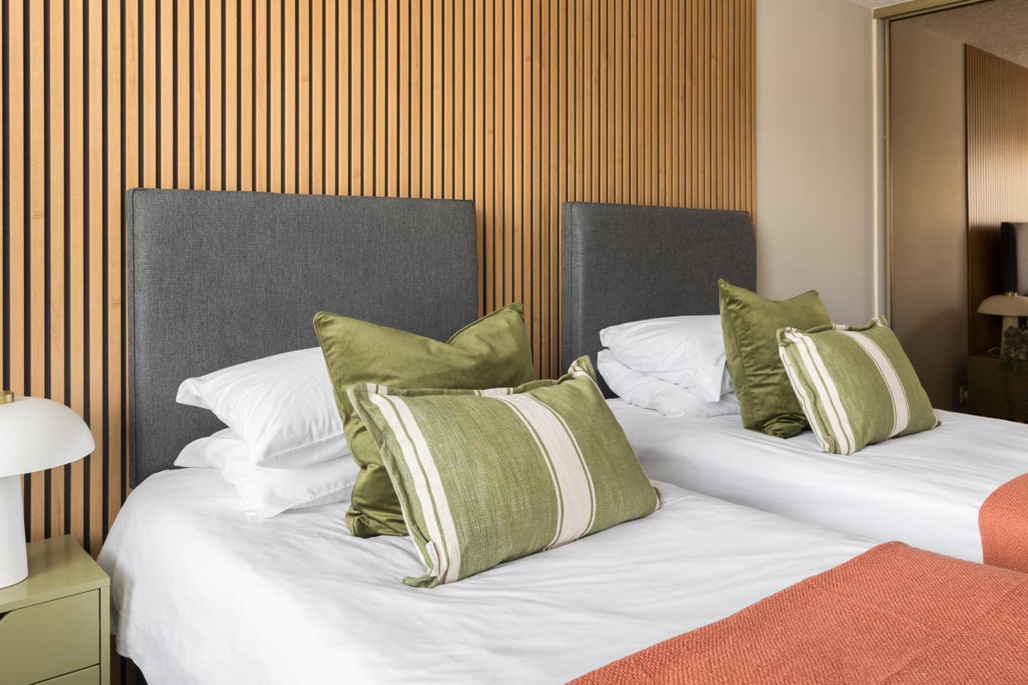 Modern 2-Bedroom Apartments With Free Parking In Royal Leamington Spa Exterior foto