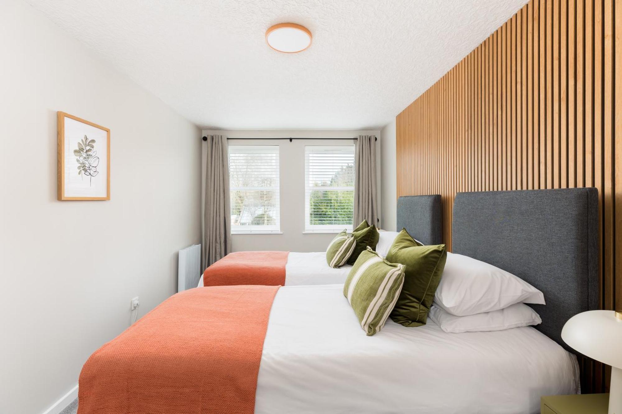 Modern 2-Bedroom Apartments With Free Parking In Royal Leamington Spa Exterior foto